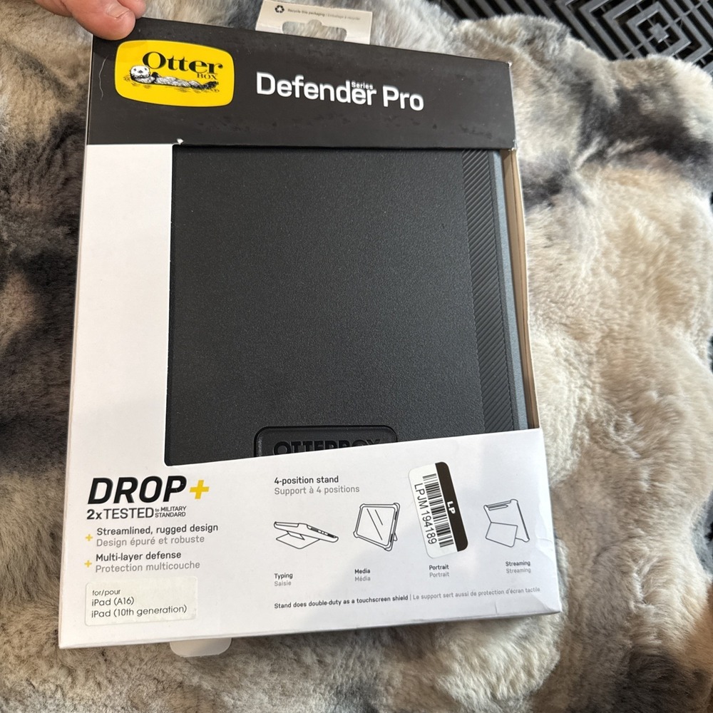 Otterbox Defender Series Pro iPad 10th Gen Protective Case New & Sealed Black
